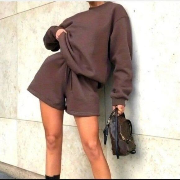 Cozy two-piece sweat shirt and shorts set sz X-large - Picture 2 of 7